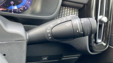 Volvo XC40 2.0 B3P Ultimate Dark 5dr Auto Petrol Estate